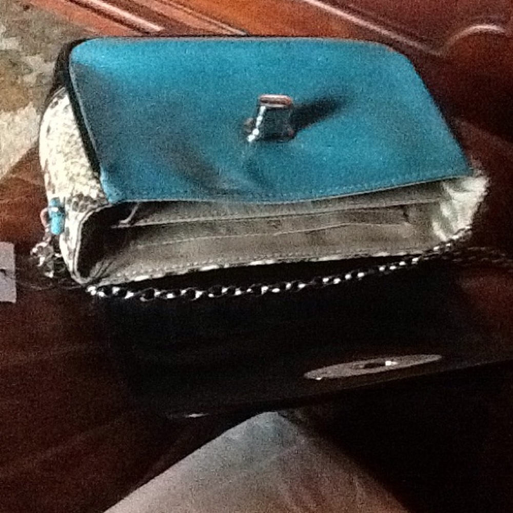 NWT  My FLat In London,leather, chain strap💍💍💍 - Picture 8 of 8